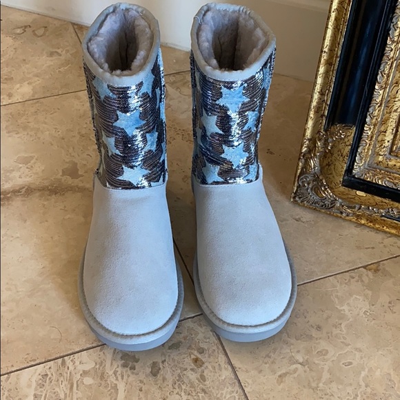 UGG Shoes - UGG light grey boots w/ stars and sparkles SIZE:8